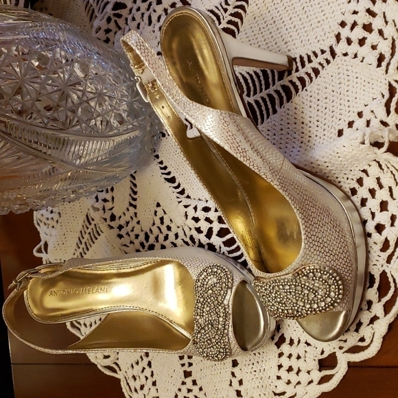 Antonio Melani Silver Embellished Leather Peeptoe Platform Stilettos EUC 8.5 - Picture 1 of 14